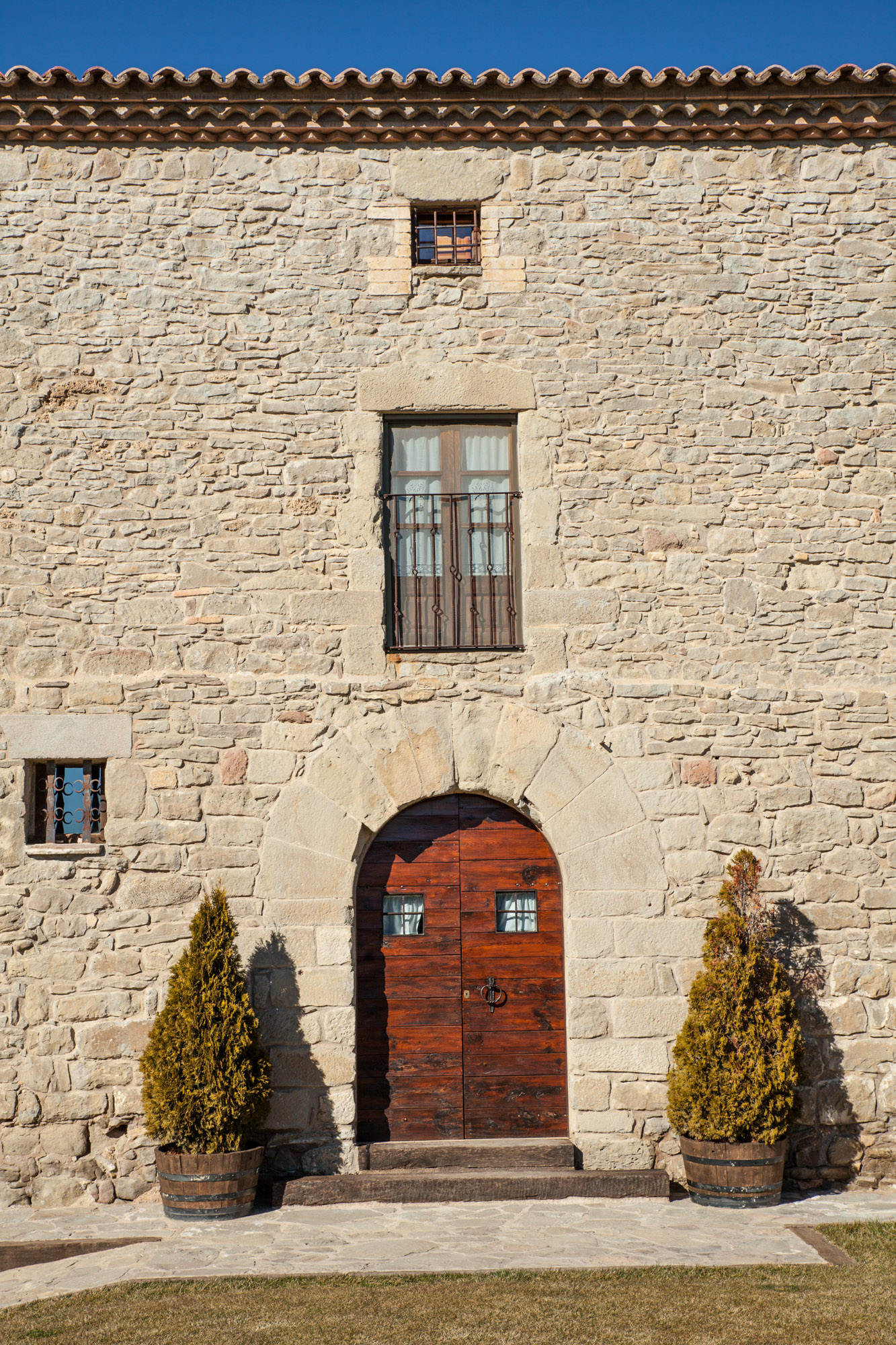 La Tor de Montclar - Moianès: Caves, Wine Country, and Hidden Heritage